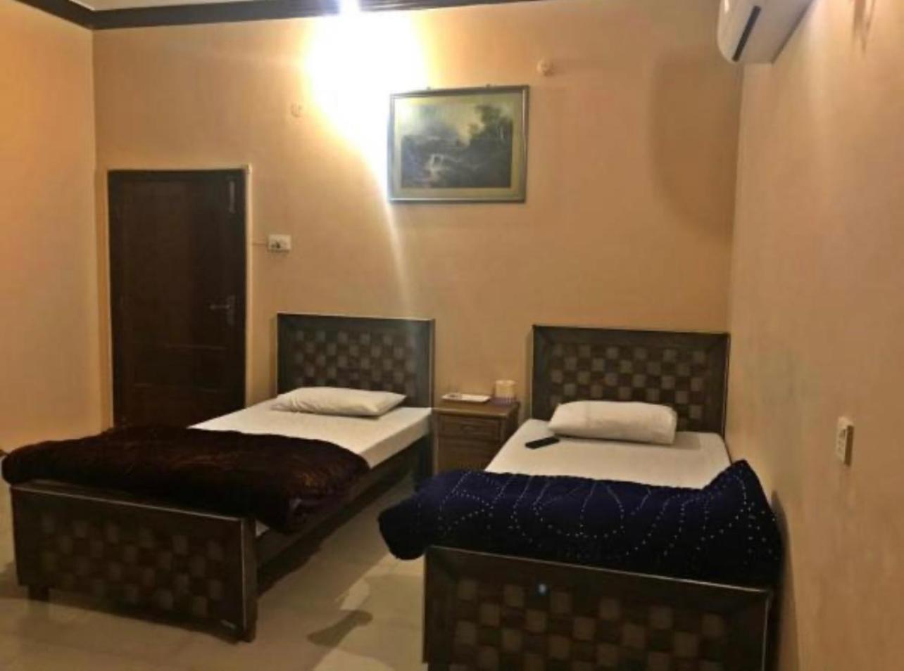 Babar House Hotel Faisalabad Exterior foto