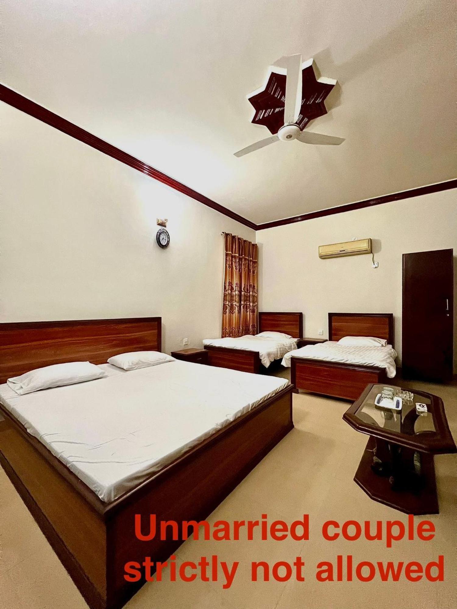 Babar House Hotel Faisalabad Exterior foto